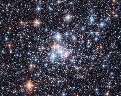 Sternhaufen wie NCG 290, ein offener Sternhaufen in der Kleinen Magellanschen Wolke, sind von besonderem Interesse für die Forschungsgruppe Sternentwicklung, da an ihnen die Theorie der Sternstruktur genau getestet werden kann.