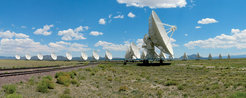 Das Very Large Array (VLA) in New Mexico besteht aus 27 Radio-Antennen, die gemeinsam wie ein gigantisches Teleskop den Himmel beobachten.